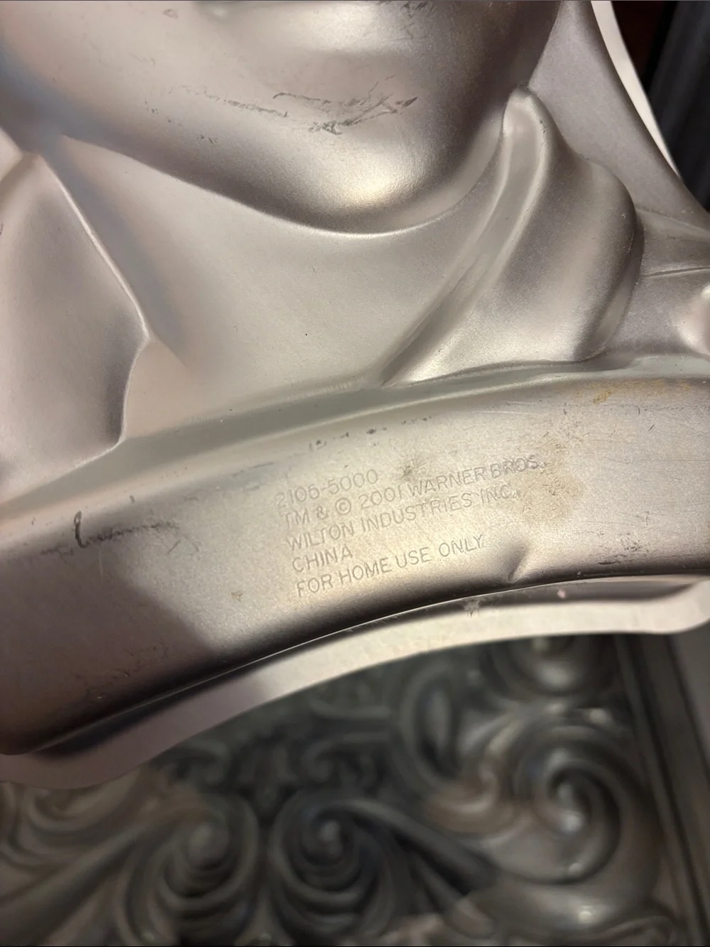Harry Potter Cake Pan Glasses Detail 2001 Warner Bros